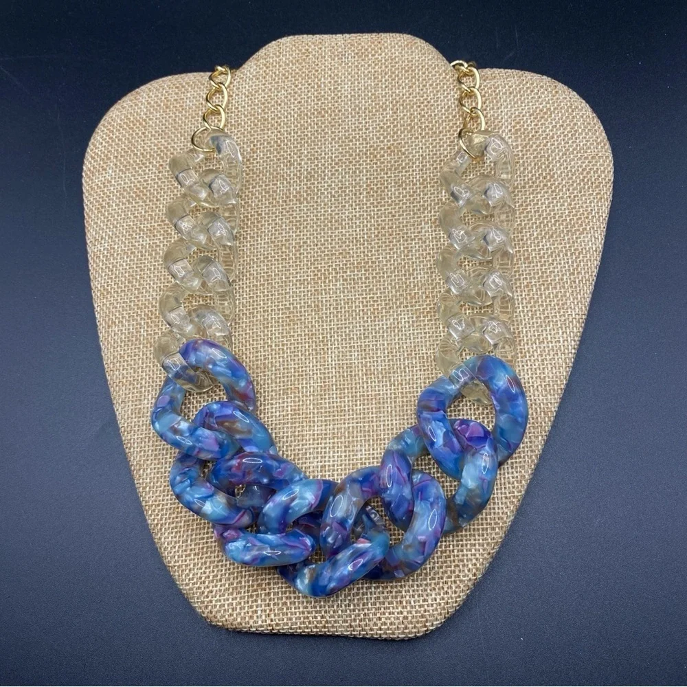 BAUBLE BAR Blue & Clear Acrylic Link Statement Necklace